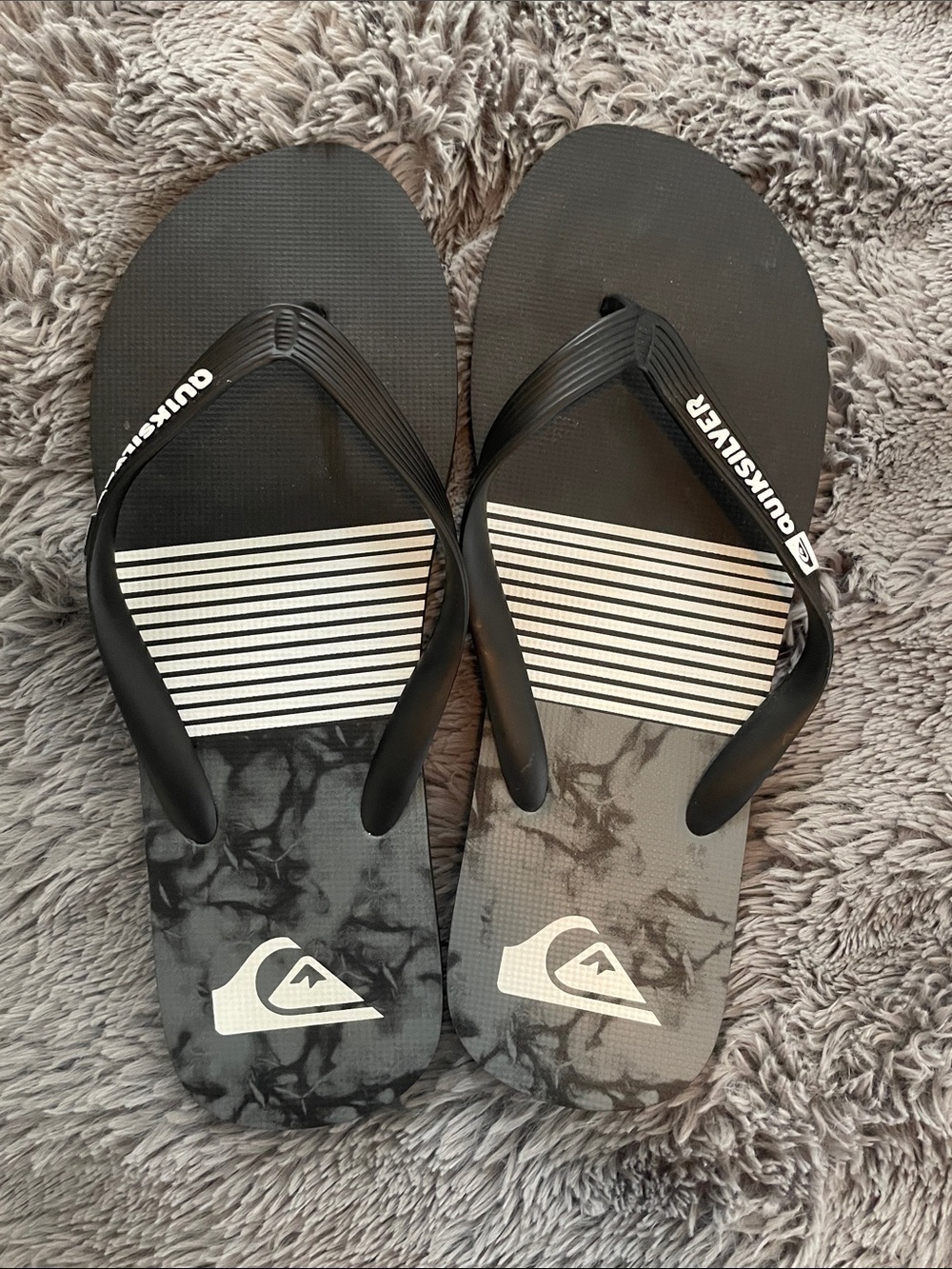 Quiksilver Black and Gray Marbled Strap Flip Flops